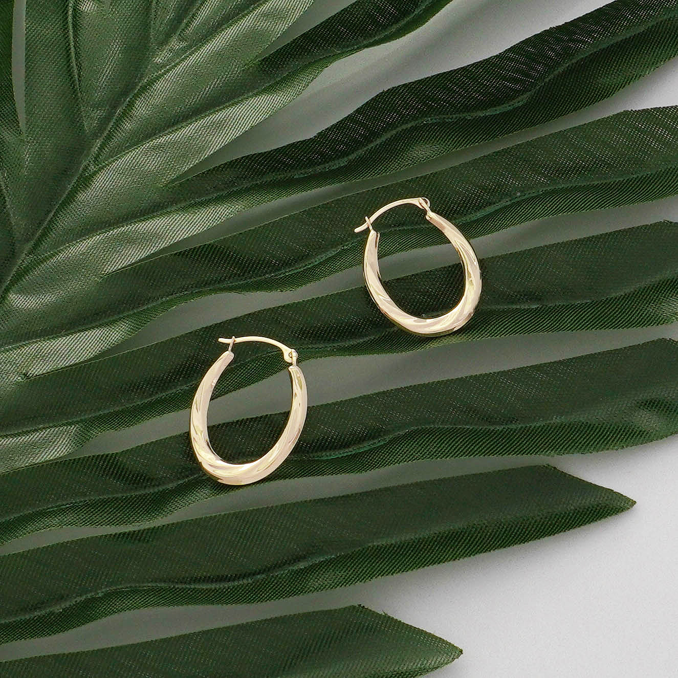 14K Gold Oval Hoop Earrings