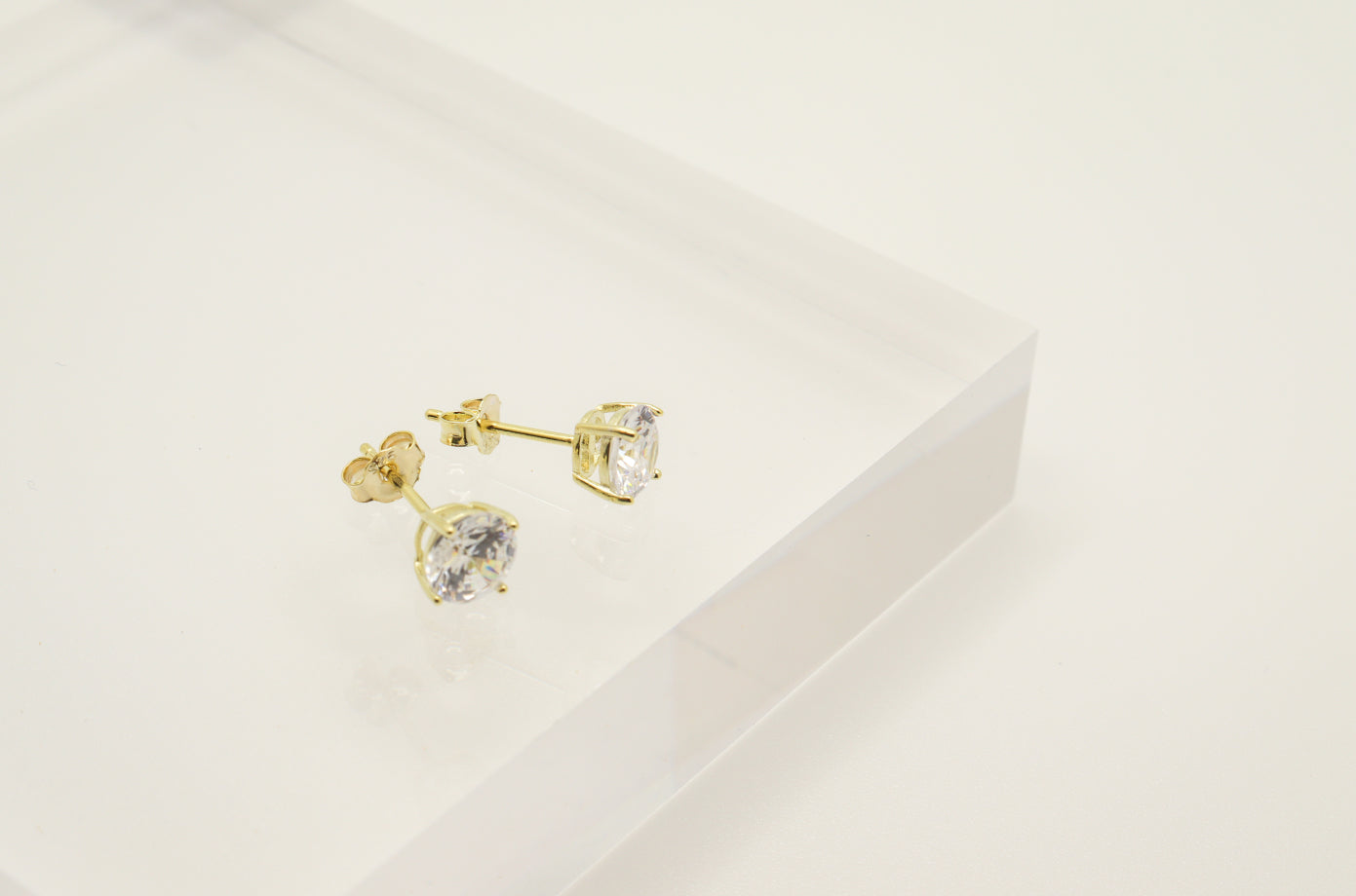 14K GOLD ROUND DIAMOND STUDS