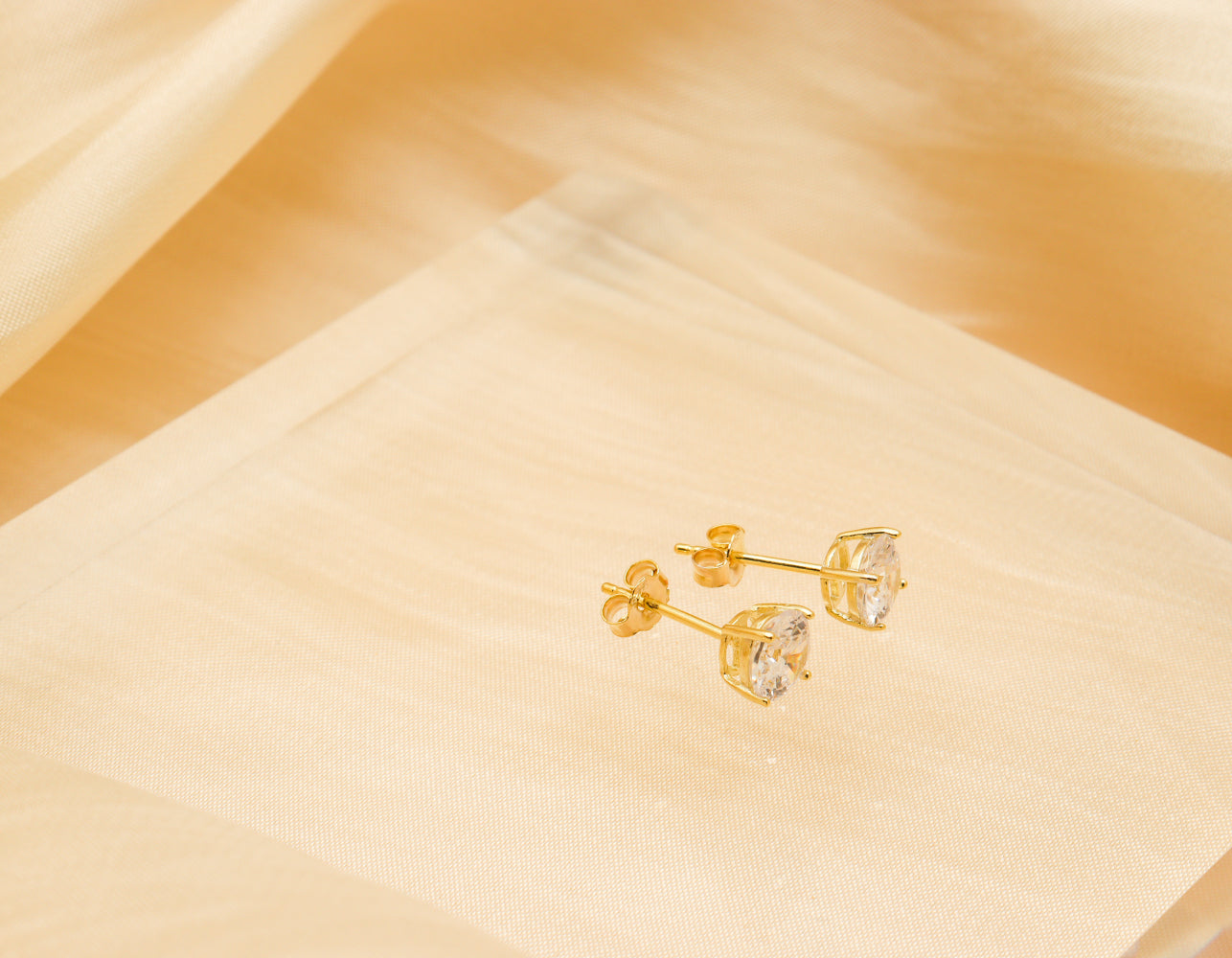 14K GOLD ROUND DIAMOND STUDS